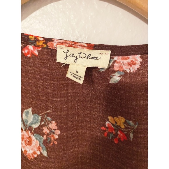 Flowered top - Picture 2 of 3